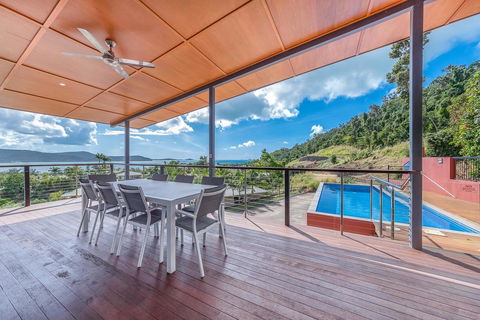 Viewpoint Holiday Home - Cannonvale - Accommodation Search 3