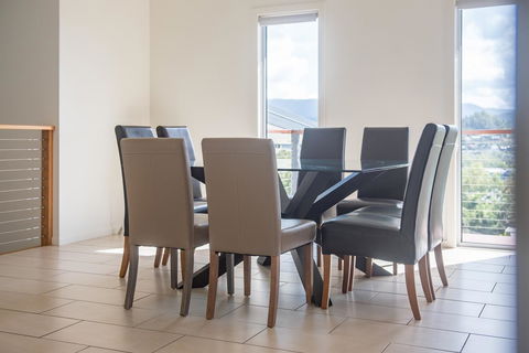 Viewpoint Holiday Home - Cannonvale - Accommodation Search 5