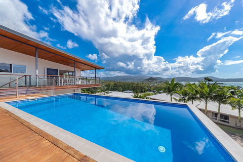 Viewpoint Holiday Home - Cannonvale - Accommodation Search 2