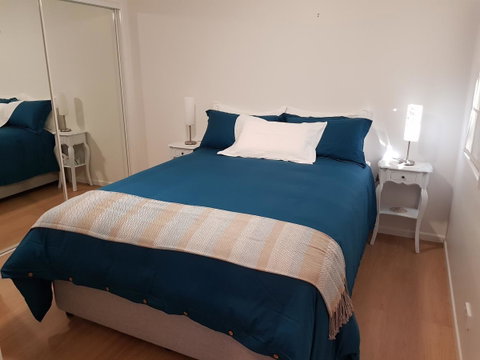 Bee-Haven Cottage - Accommodation Search 0