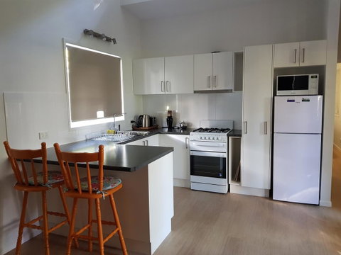 Bee-Haven Cottage - Accommodation Search 2