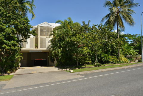 Port Douglas Apartments - Adults Only Oasis - Accommodation Search 28