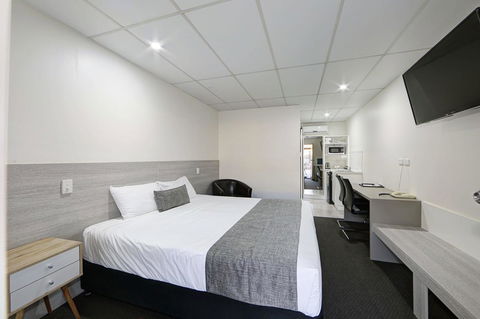 Chalet Motor Inn - Accommodation Search 14