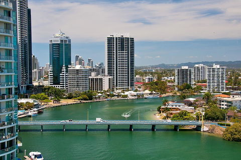 Spectrum Holiday Apartments - Accommodation Search 25