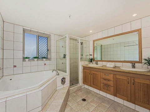 Oceana On Broadbeach - Accommodation Search 11