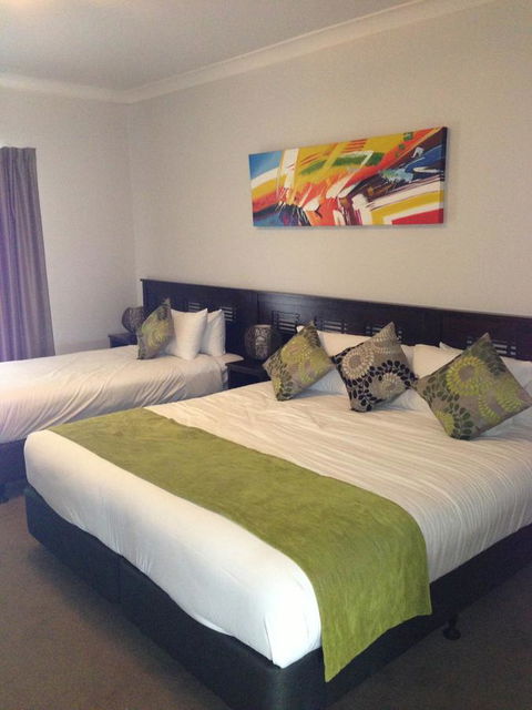 Alexandra Hills Hotel - Accommodation Search 16