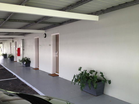 Alexandra Hills Hotel - Accommodation Search 17