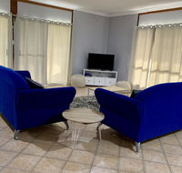 Bees Place - 3 bedroom home on 10 acres of land with distant ocean views - Accommodation Search