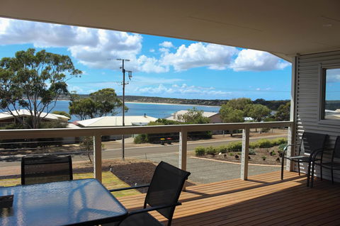 Bayview House - Accommodation Search 0