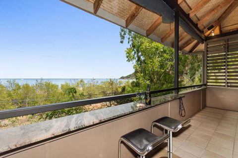 Absolute Beachfront - Accommodation Search 3
