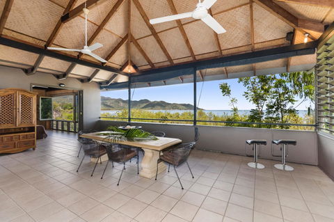 Absolute Beachfront - Accommodation Search 5