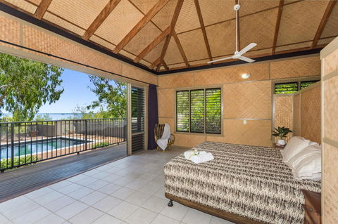 Absolute Beachfront - Accommodation Search 11
