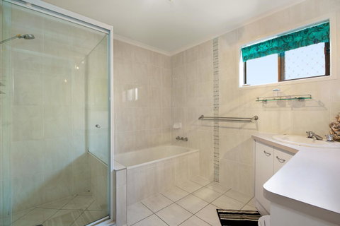 Keith\'s Place, 1 Of The 3 Most Popular Units On Bribie - Accommodation Search 27