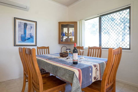Keith\'s Place, 1 Of The 3 Most Popular Units On Bribie - Accommodation Search 13