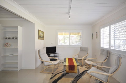 Ocean Wave - Accommodation Search 10