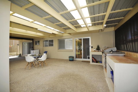 Ocean Wave - Accommodation Search 20