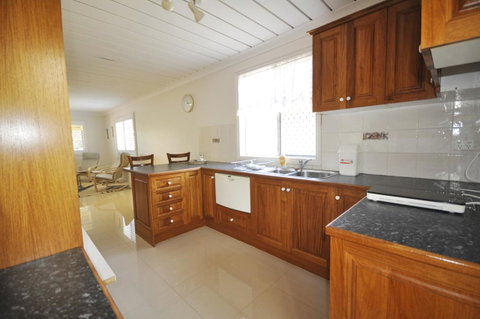Ocean Wave - Accommodation Search 7