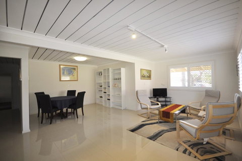 Ocean Wave - Accommodation Search 8