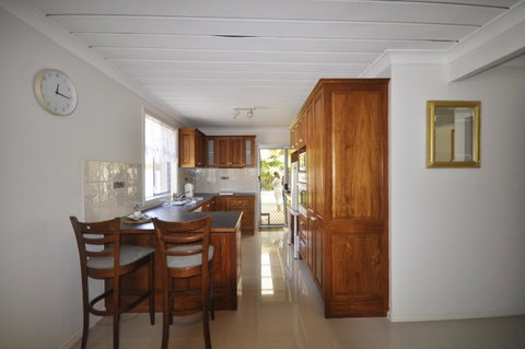 Ocean Wave - Accommodation Search 6