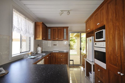 Ocean Wave - Accommodation Search 3