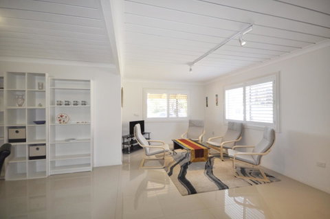 Ocean Wave - Accommodation Search 9