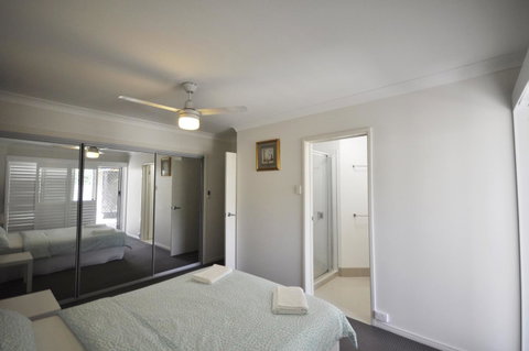 Ocean Wave - Accommodation Search 13