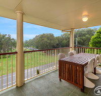 Immaculate Spacious Second Floor Unit Overlooking Pristine Parklands - Accommodation Search