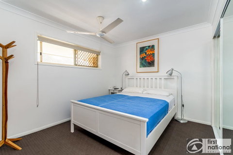 Immaculate Spacious Second Floor Unit Overlooking Pristine Parklands - Accommodation Search 8