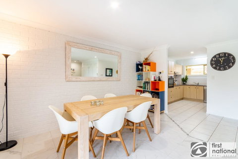 Immaculate Spacious Second Floor Unit Overlooking Pristine Parklands - Accommodation Search 6