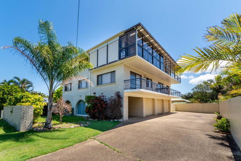 Spacious Unit Overlooking Moreton Bay - Boyd St, Woorim - Accommodation Search 6