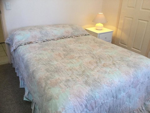 Private Canal Duplex With Pontoon - Oleander Drive, Bongaree - Accommodation Search 10