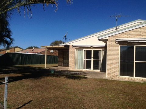 Private Canal Duplex With Pontoon - Oleander Drive, Bongaree - Accommodation Search 3