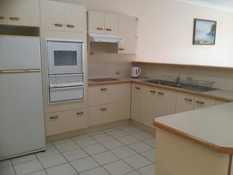 Private Canal Duplex With Pontoon - Oleander Drive, Bongaree - Accommodation Search 6