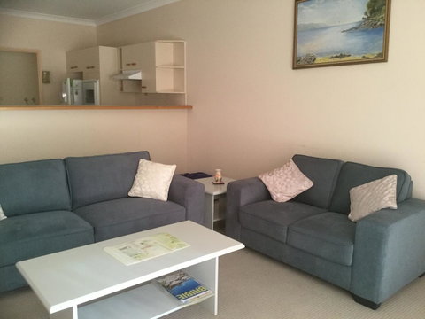 Private Canal Duplex With Pontoon - Oleander Drive, Bongaree - Accommodation Search 15