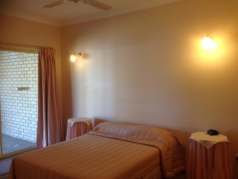 Private Canal Duplex With Pontoon - Oleander Drive, Bongaree - Accommodation Search 11