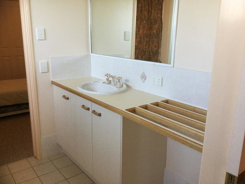 Private Canal Duplex With Pontoon - Oleander Drive, Bongaree - Accommodation Search 18