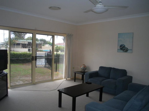 Ground Floor, Family Unit On The Canal With Free WIFI! - Accommodation Search 15