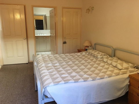 Ground Floor, Family Unit On The Canal With Free WIFI! - Accommodation Search 11