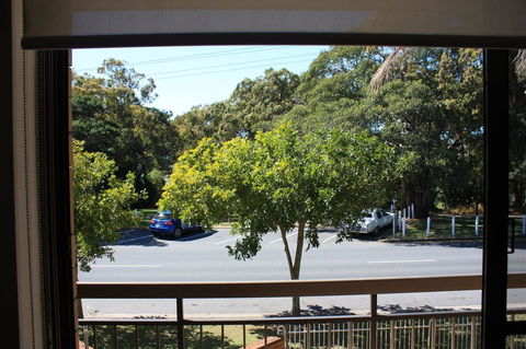 Close To Surf Beach, Surf Club, Hotel And Shops - Boyd St, Woorim - Accommodation Search 1