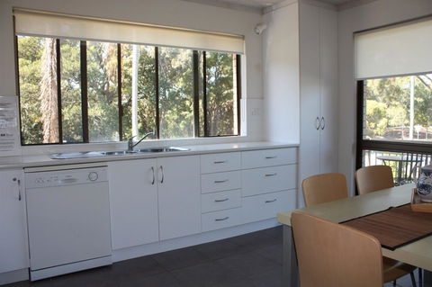 Close To Surf Beach, Surf Club, Hotel And Shops - Boyd St, Woorim - Accommodation Search 4