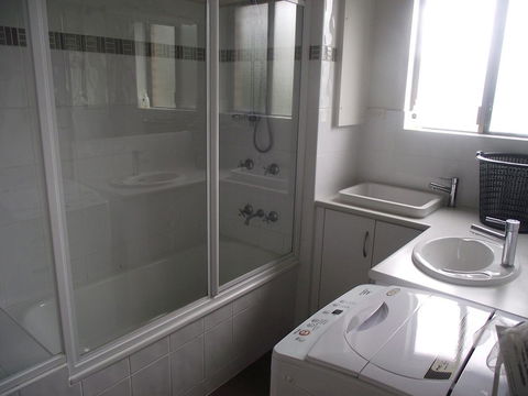 Close To Surf Beach, Surf Club, Hotel And Shops - Boyd St, Woorim - Accommodation Search 12
