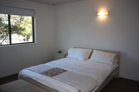 Close To Surf Beach, Surf Club, Hotel And Shops - Boyd St, Woorim - Accommodation Search 6