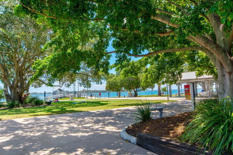 First Floor Unit Close To Shops, Park And Waterfront! - Accommodation Search 13