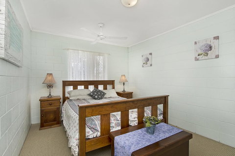 First Floor Unit Close To Shops, Park And Waterfront! - Accommodation Search 2