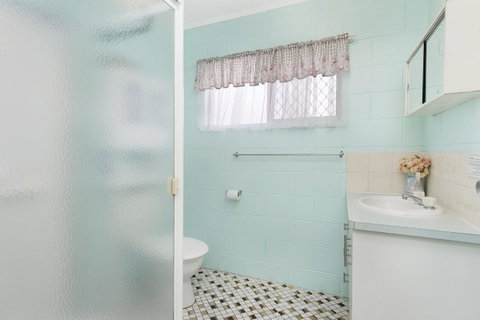First Floor Unit Close To Shops, Park And Waterfront! - Accommodation Search 18