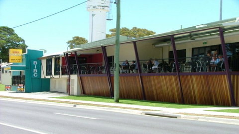 First Floor Unit Close To Shops, Park And Waterfront! - Accommodation Search 3