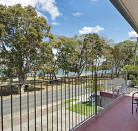 First floor unit close to shops park and waterfront - Accommodation Search