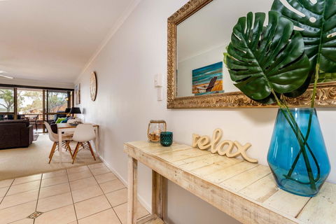 Spacious Family Unit With Incredible Views. - Accommodation Search 5