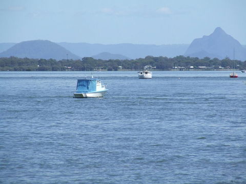 Spacious Family Unit With Incredible Views. - Accommodation Search 3