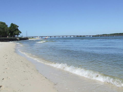 Spacious Family Unit With Incredible Views. - Accommodation Search 10